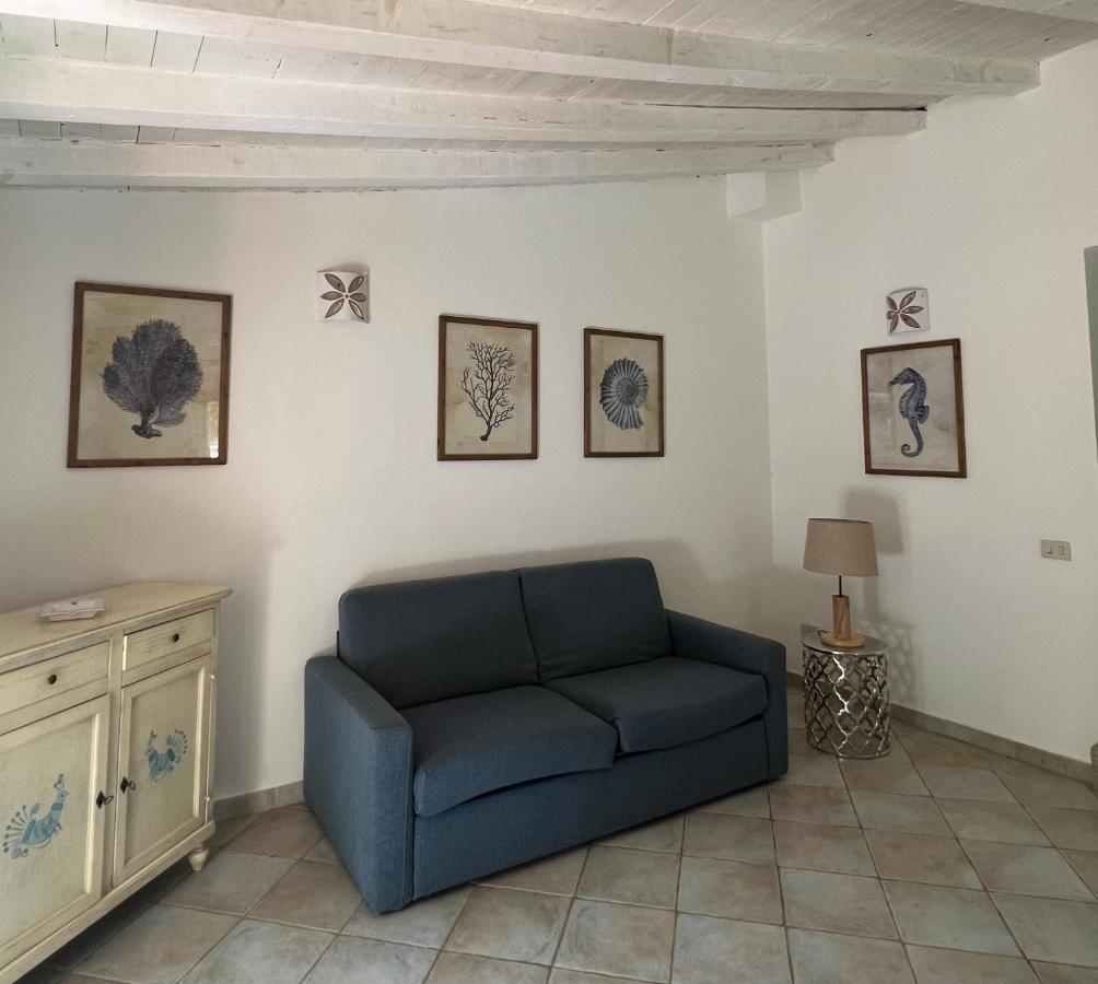 Appartamento Il Caracolo A Cala Francese Ла Мадалена Екстериор снимка